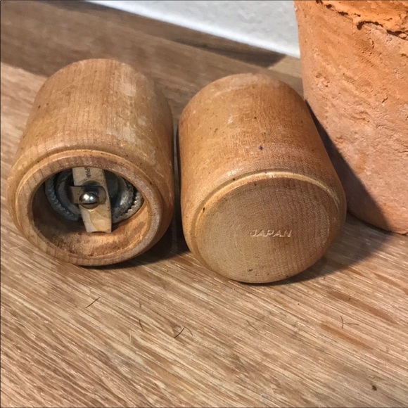 Vintage Wooden Salt & Pepper Shaker - Picture 3 of 7